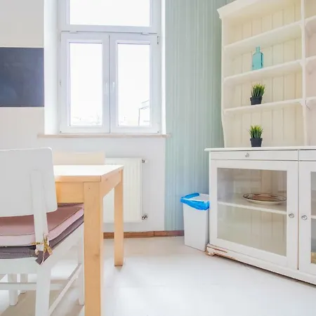 Charming And Bright - Old Town - River -jewish Q Appartement